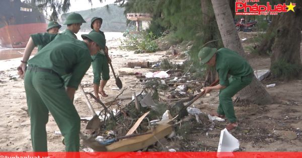 Tuổi trẻ Bình Định chung tay giúp dân khắc phục hậu quả bão lũ