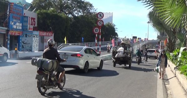 TP HCM: thông xe nhánh cầu vượt “ giải cứu” cho khu vực sân bay Tân Sơn Nhất