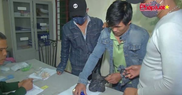Quảng Trị: bắt 2 đối tượng giấu hơn 2.300 viên ma túy vận chuyển từ Lào về Việt Nam