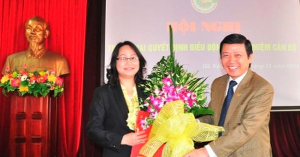 Trao quyết định của Bộ Chính trị cho Tân Bí thư Tỉnh ủy Lạng Sơn