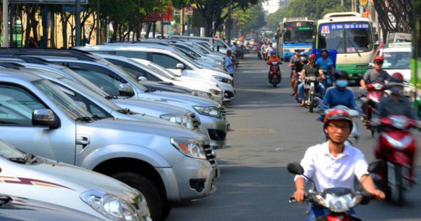 TP.HCM: Đậu xe hơi dưới đường phải trả 40.000 đồng/giờ?