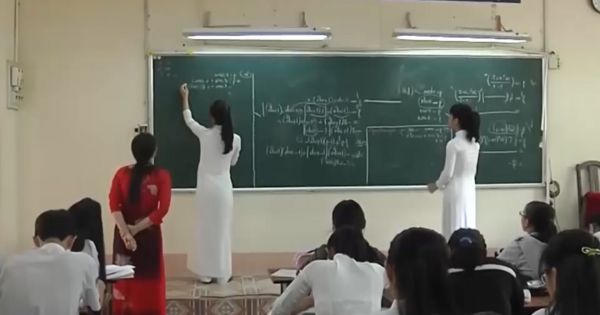 TPHCM: Đình chỉ nữ giáo viên lên lớp không giảng bài