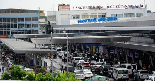 Thu phí ô tô vào sân bay vô căn cứ khác nào trấn lột dân