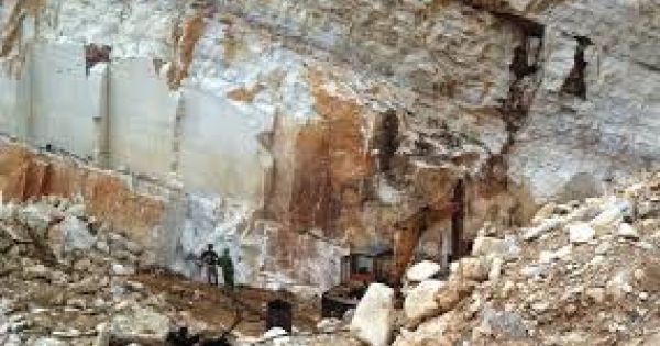 Hà Nội: sập mỏ đá khiến 1 người thiệt mạng