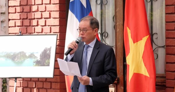 Đại sứ Nguyễn Ngọc Sơn trình Quốc thư lên Quyền Tổng thống Ecuador