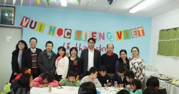 Đại sứ quán Việt Nam tại Algeria mở lớp dạy Tiếng Việt cho con em cộng đồng Kiều bào