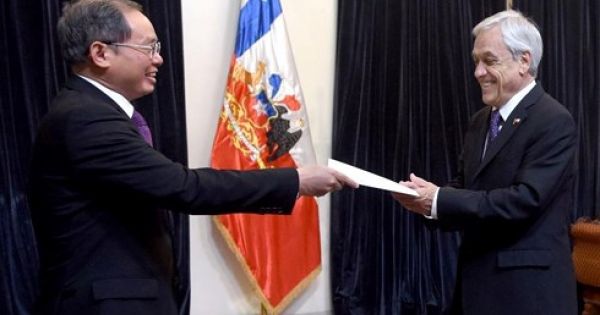Đại sứ Nguyễn Ngọc Sơn trình Quốc thư lên Tổng thống Chile