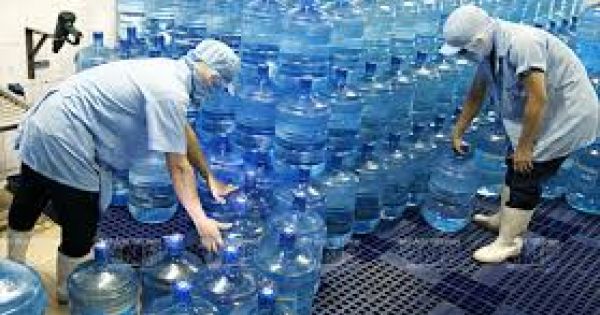 Hàng loạt cơ sở sản xuất nước uống đóng chai 