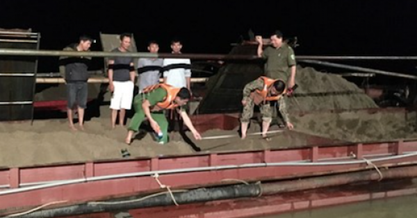 Bị khởi tố vì hút trộm cát trên sông Lam
