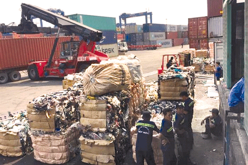 Ngành Tài nguyên và Môi trường đang “đánh đố” Hải quan về quản lý phế liệu nhập khẩu
