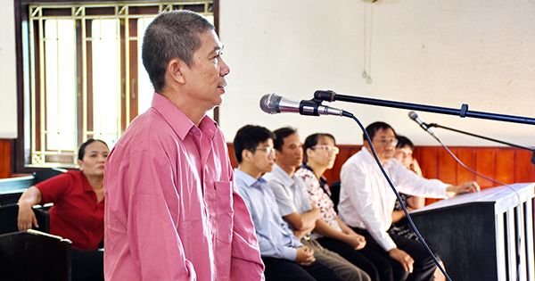 Bình Định: Nguyên Trưởng phòng Thanh tra thuế nhận hối lộ lĩnh 8 năm tù