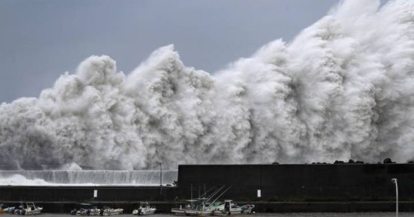 Siêu bão Jebi tàn phá miền Tây Nhật Bản, gây nhiều thiệt hại