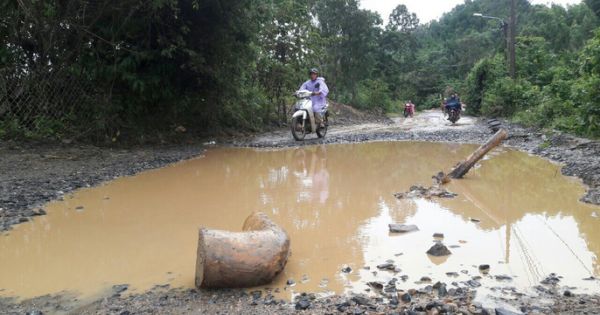 Đà Nẵng: Ám ảnh với 22 km đường ĐT 601 biến thành ao sau mưa lớn