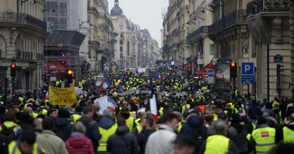 Pháp: Biểu tình bạo lực của phong trào “áo vàng” tái bùng phát