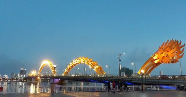 Cầu Rồng Đà Nẵng phun lửa, nước trong 4 đêm dịp Tết Nguyên đán