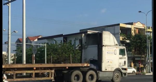 Đà Nẵng: Trích xuất camera xử phạt đoàn xe container ngang nhiên vượt đèn đỏ
