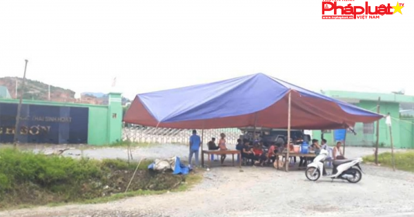 Hà Tĩnh: Nhà máy xử lý rác gây ô nhiễm, người dân lập chốt chặn trước cổng