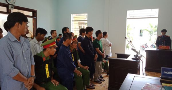 Bình Thuận: Tuyên án 15 đối tượng gây rối, tấn công cảnh sát