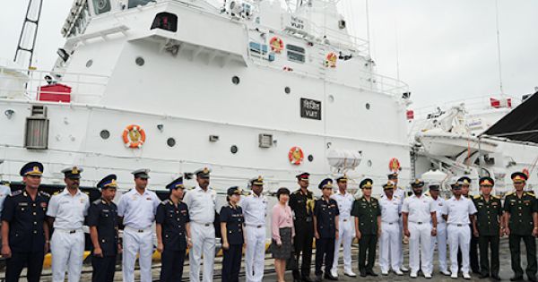 Tàu cảnh sát biển Ấn Độ đến Đà Nẵng