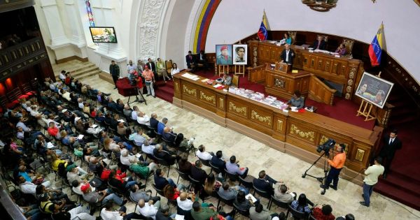 Quốc hội Venezuela tước quyền miễn trừ của Juan Guaido