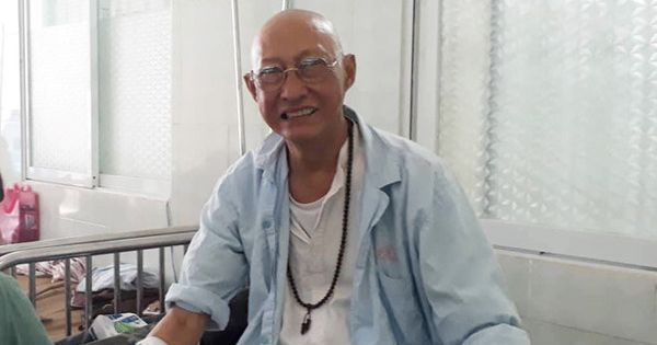 Sao Việt kêu gọi ủng hộ nghệ sĩ Lê Bình bị liệt nửa người do di chứng ung thư