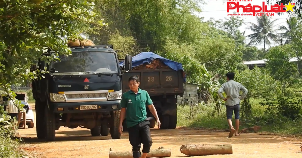 Thừa Thiên Huế: Người dân khốn cùng chặn đường vào mỏ đất