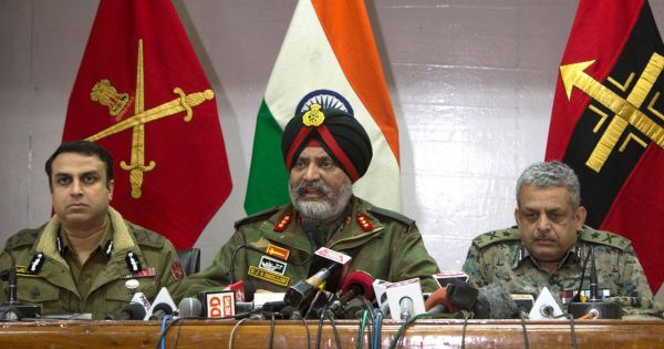 Ấn Độ bác bỏ tin sắp động binh, Pakistan cam kết thả tù nhân