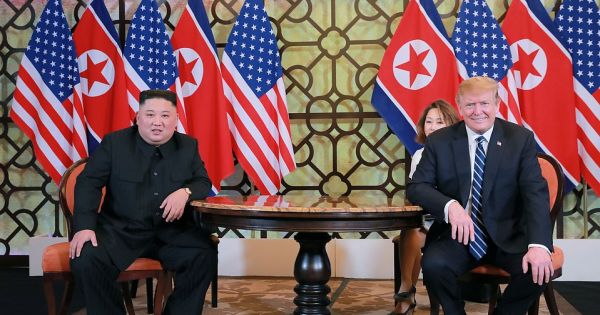 Sách tham khảo đặc biệt: Được - mất từ cuộc gặp Trump - Kim tại Hà Nội