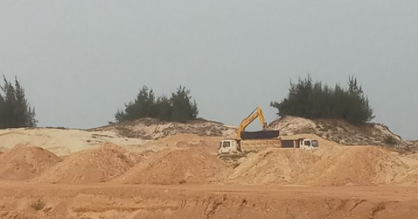 Quảng Bình: Doanh nghiệp khai thác cát trái phép bị phạt hơn 100 triệu đồng