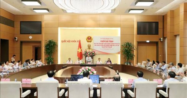Bộ trưởng Lê Thành Long giải trình trước Ủy ban Pháp luật Quốc hội