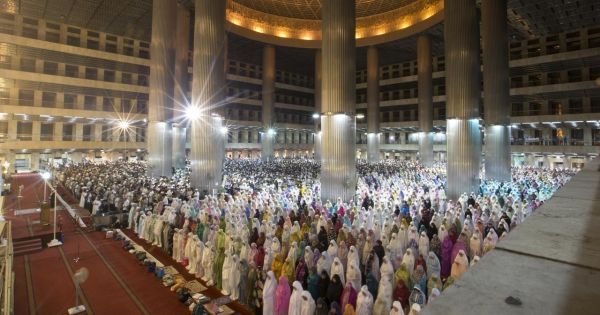 Thế giới Hồi giáo bước vào tháng lễ Ramadan