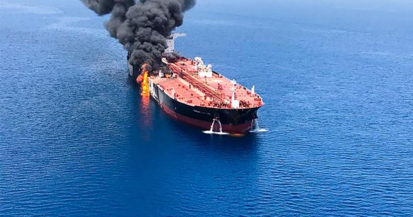LHQ kêu gọi điều tra độc lập vụ cháy tàu dầu trên Vịnh Oman