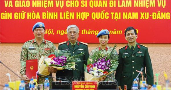 Trao quyết định của Chủ tịch nước cho 7 sĩ quan làm nhiệm vụ gìn giữ hòa bình LHQ