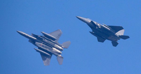 Hàn Quốc nổ súng chặn máy bay Nga “vi phạm” không phận