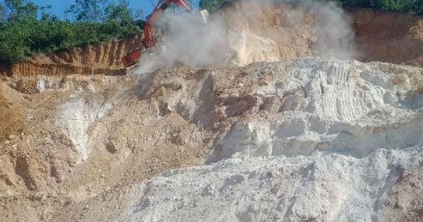 Đắk Nông: Mỏ đá Văn Minh bị rút giấy phép vẫn tự do khai thác