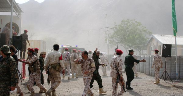 Lễ duyệt binh của Yemen bị nã tên lửa, ít nhất 40 người thiệt mạng