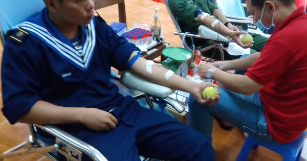 Ngày hội hiến máu tình nguyện tại Trường Quân sự Quân khu 9