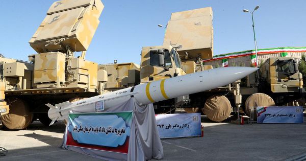 Iran ra mắt hệ thống phòng không nội địa “sánh ngang” S-300