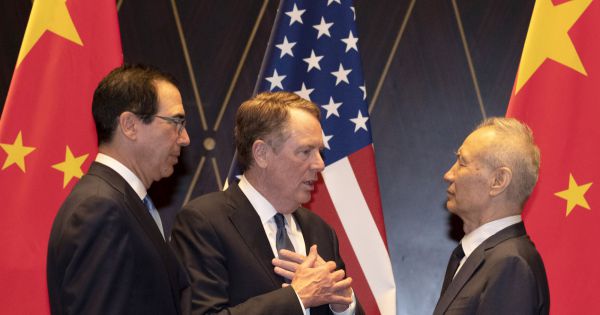Phó Thủ tướng Trung Quốc Lưu Hạc dịu giọng với Mỹ về bất đồng thương mại
