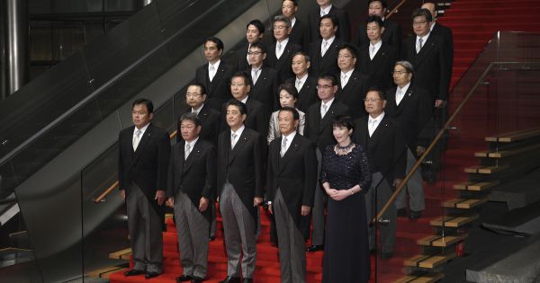 Nhật Bản: Thủ tướng Shinzo Abe cải tổ nội các