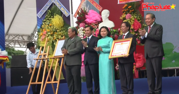 Long An đón nhận huân chương lao động hạng 2, Kỷ niệm 10 năm thành lập thành phố Tân An.