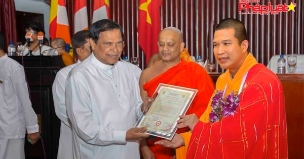 Quốc hội Sri Lanka đón nhận tượng bồ tát quan âm từ Việt Nam an vị tại ngôi chùa cổ thủ đô Colombo