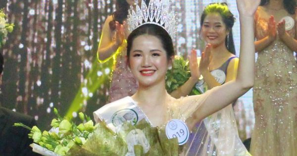 Nữ sinh dân tộc Tày đăng quang Người đẹp du lịch 'Non nước Cao Bằng'