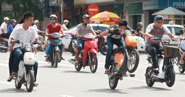 Đề nghị xử lý kỷ luật 160 học sinh ở Sài Gòn vi phạm luật giao thông