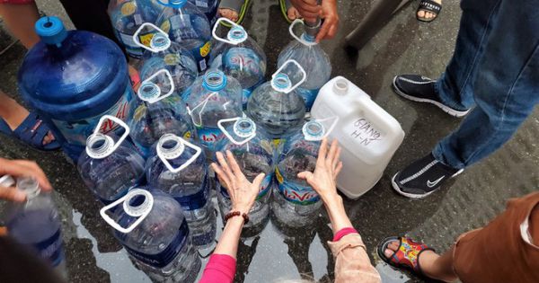 Sự cố nước sông Đà: Các trường mầm non được cấp miễn phí bình nước tinh khiết