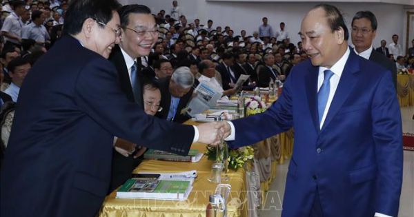 Thủ tướng Nguyễn Xuân Phúc dự Hội nghị toàn quốc tổng kết 10 năm xây dựng nông thôn mới