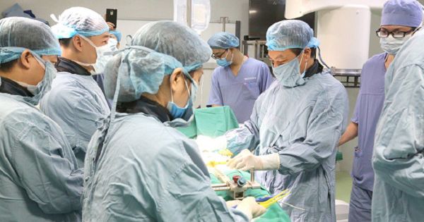 Phú Thọ: Bệnh viện tuyến tỉnh đầu tiên phẫu thuật cột sống bằng robot