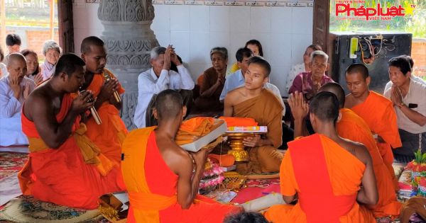 Cà Mau: Lễ dâng Y Kathina của người Khmer