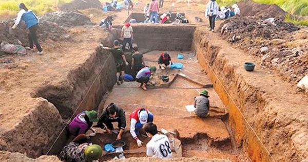 Phát hiện nạn đào trộm cổ vật công khai ở di chỉ Vườn Chuối