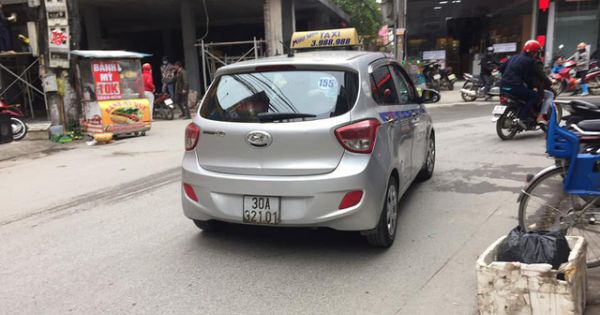 Hà Nội: Đuổi việc tài xế taxi 'chặt chém' khách Tây 3 triệu đồng cho quãng đường 17km